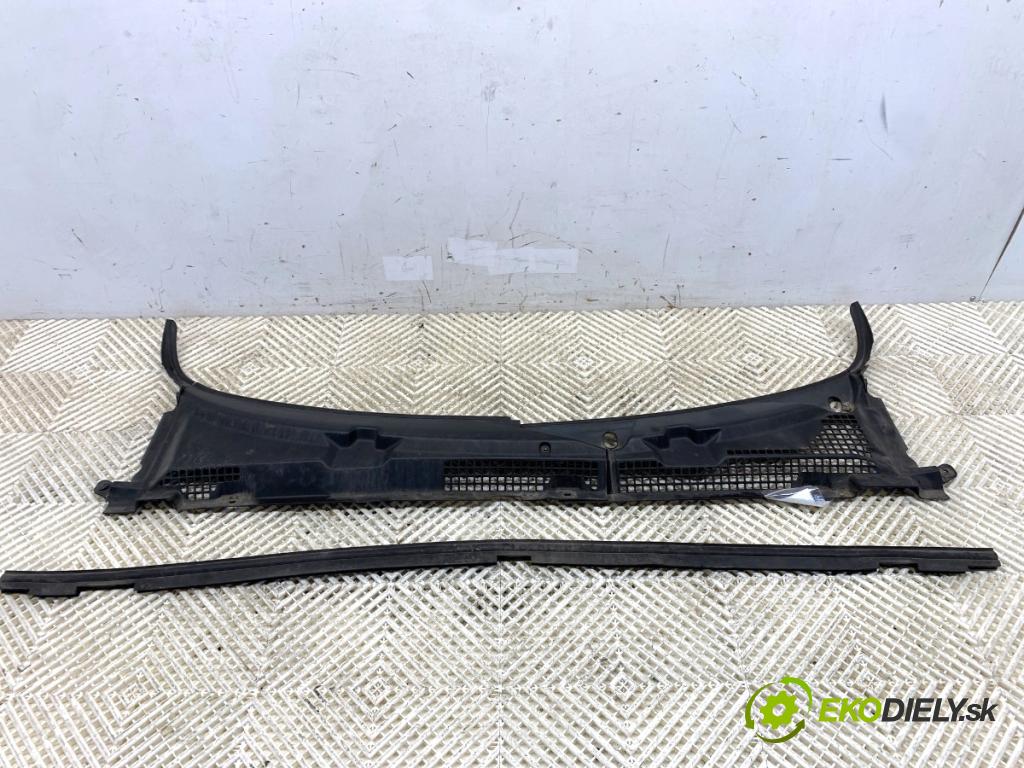 ALFA ROMEO 159 Kombi 2007 110 kW 1.9 JTDM 16V (939BXC1B, 939BXC12) 1910 torpédo plast pod čelní okno 156063371 (Torpéda)