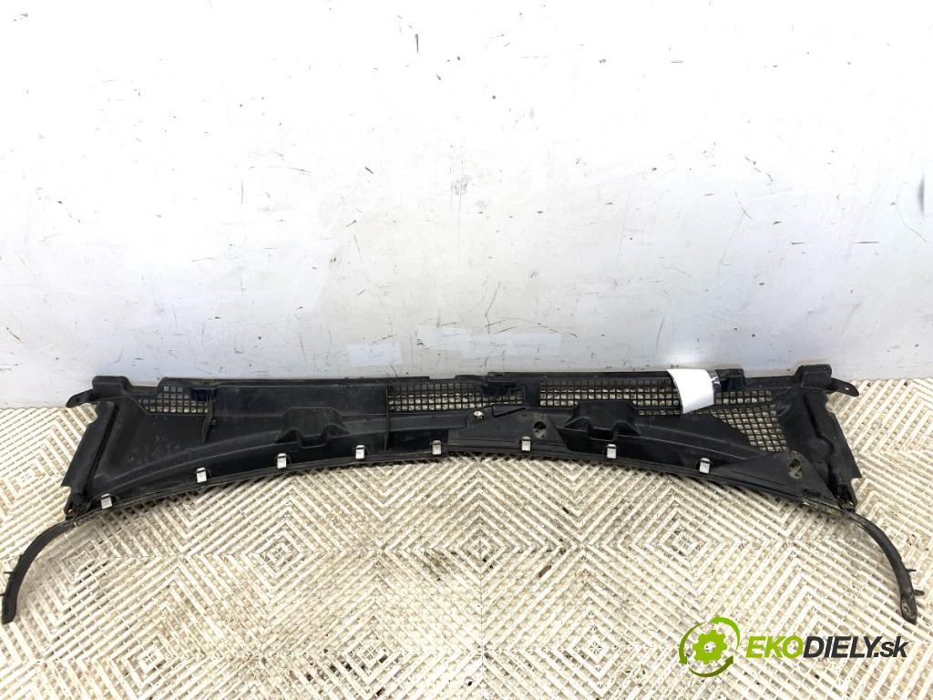 ALFA ROMEO 159 Kombi 2007 110 kW 1.9 JTDM 16V (939BXC1B, 939BXC12) 1910 torpédo plast pod čelní okno 156063371 (Torpéda)