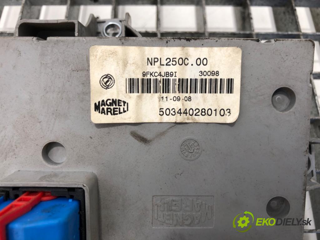 CITROEN JUMPER II Autobus 2008 88 kW 2.2 HDi 120 2198 modul BSI 1361993080 (Pojistkové skříňky)