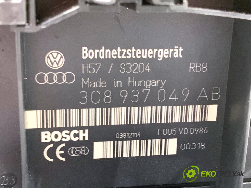 VW PASSAT B6 Kombi 2010 77 kW 1.6 TDI 1598 Modul komfortu 3C8937049AB (Modul komfortu)