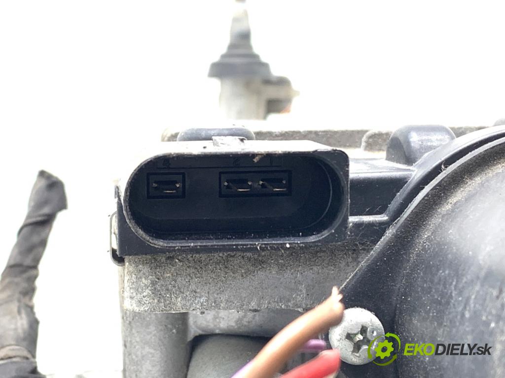 VW PASSAT B6 Kombi 2010 77 kW 1.6 TDI 1598 Mechanizmus stieračov predný 3C1955419B (Motorček stieračov predný)