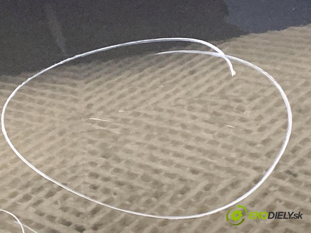 VW PASSAT B6 Kombi 2010 77 kW 1.6 TDI 1598 Dvere ľavy zad LK7X