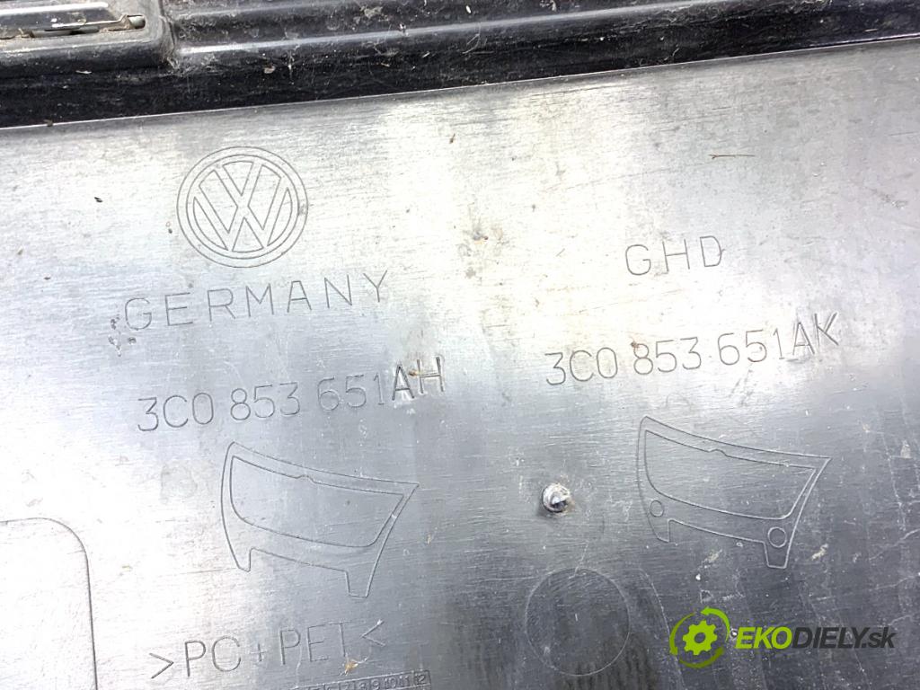 VW PASSAT B6 Kombi 2010 77 kW 1.6 TDI 1598 mřížka maska 3C0853651AH (Mřížky (masky) chladičů)