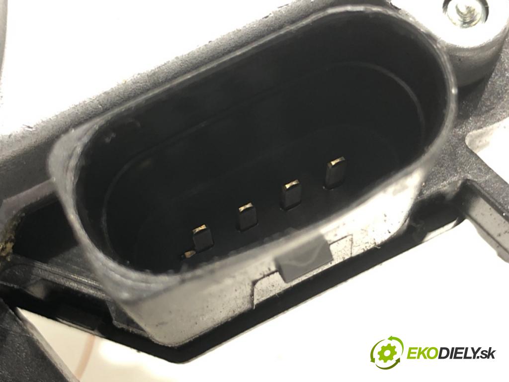 SEAT LEON III liftback 2013 110 kW 2.0 TDI 1968 motor stěračů zadní část 5F4955711