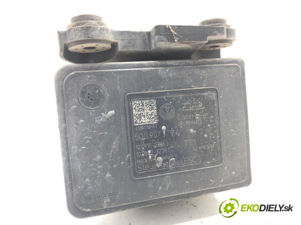 SEAT LEON III liftback 2013 110 kW 2.0 TDI 1968 Pumpa ABS 5Q0907379A (Pumpa ABS)