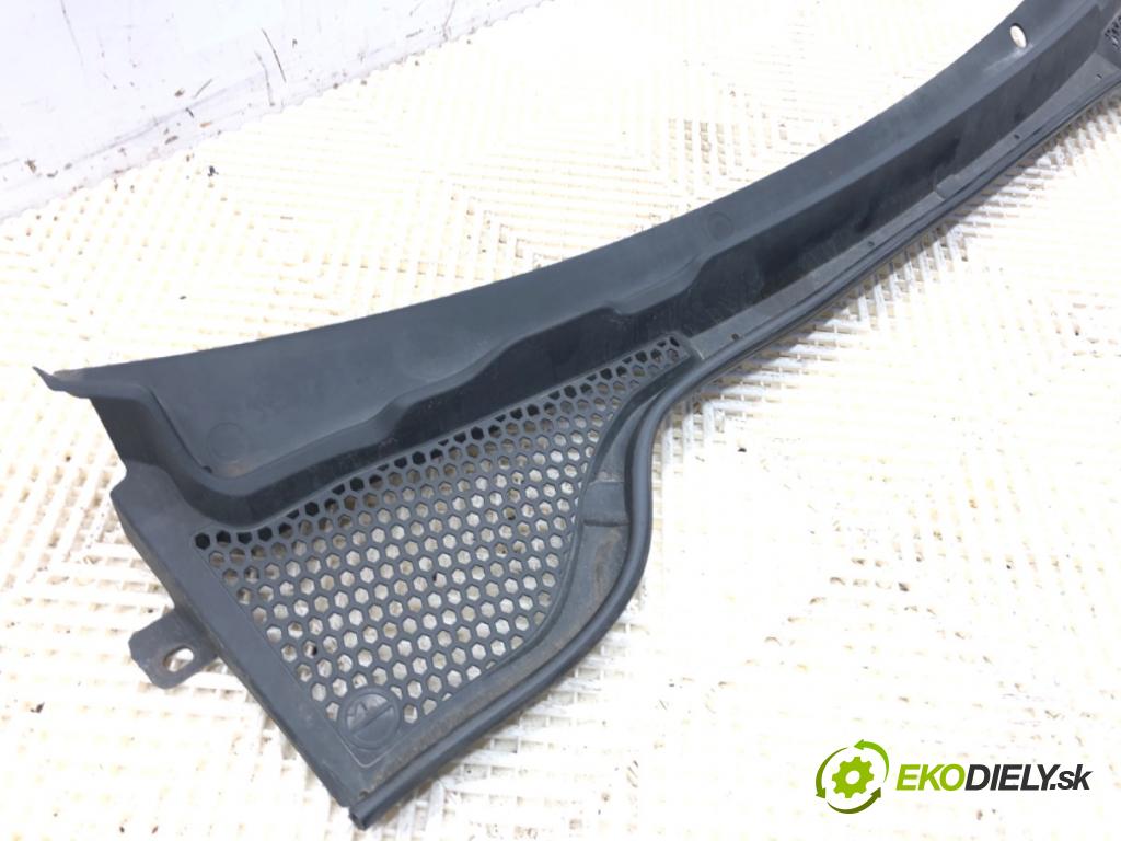 SEAT LEON III liftback 2013 110 kW 2.0 TDI 1968 torpédo plast pod čelní okno 5F2819403C (Torpéda)