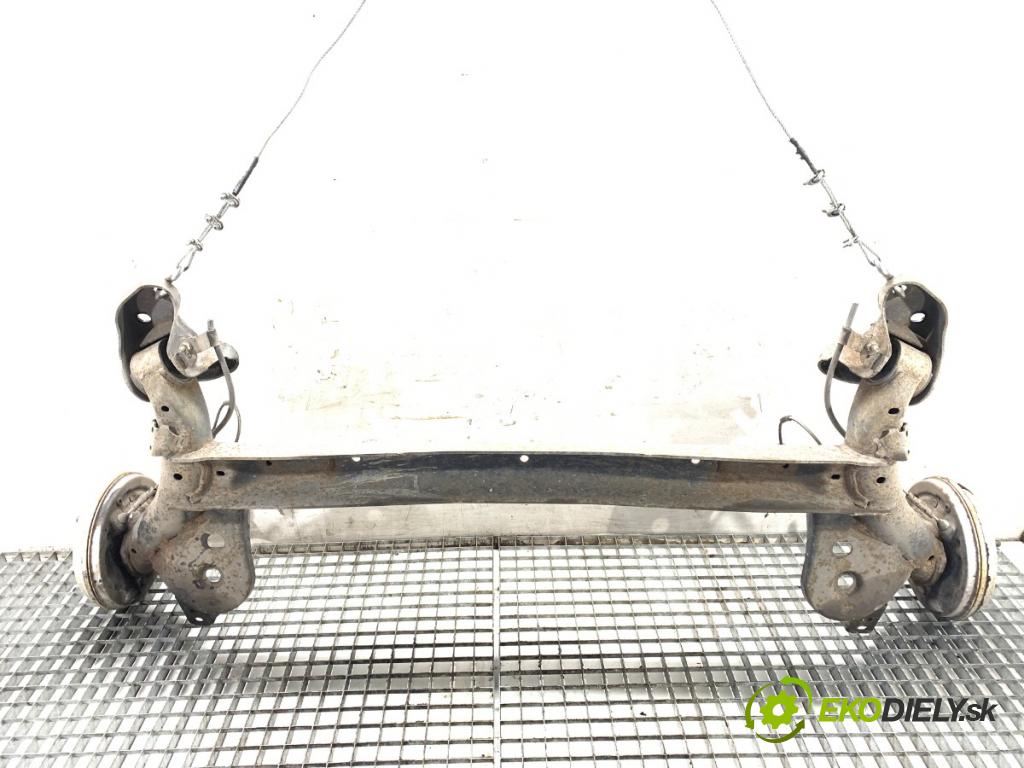 FORD FIESTA MK7 liftback 2014 60 kW 1.25 1242 výztuha zadní část 