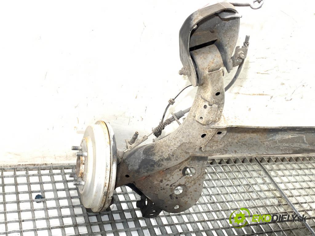 FORD FIESTA MK7 liftback 2014 60 kW 1.25 1242 výztuha zadní část