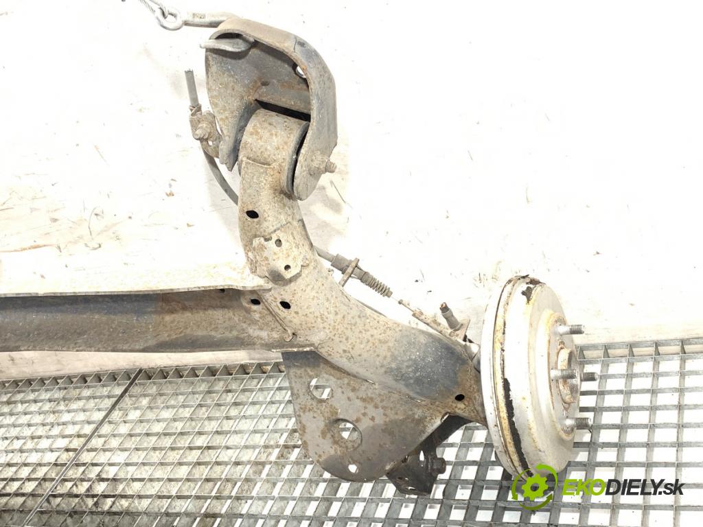 FORD FIESTA MK7 liftback 2014 60 kW 1.25 1242 výztuha zadní část