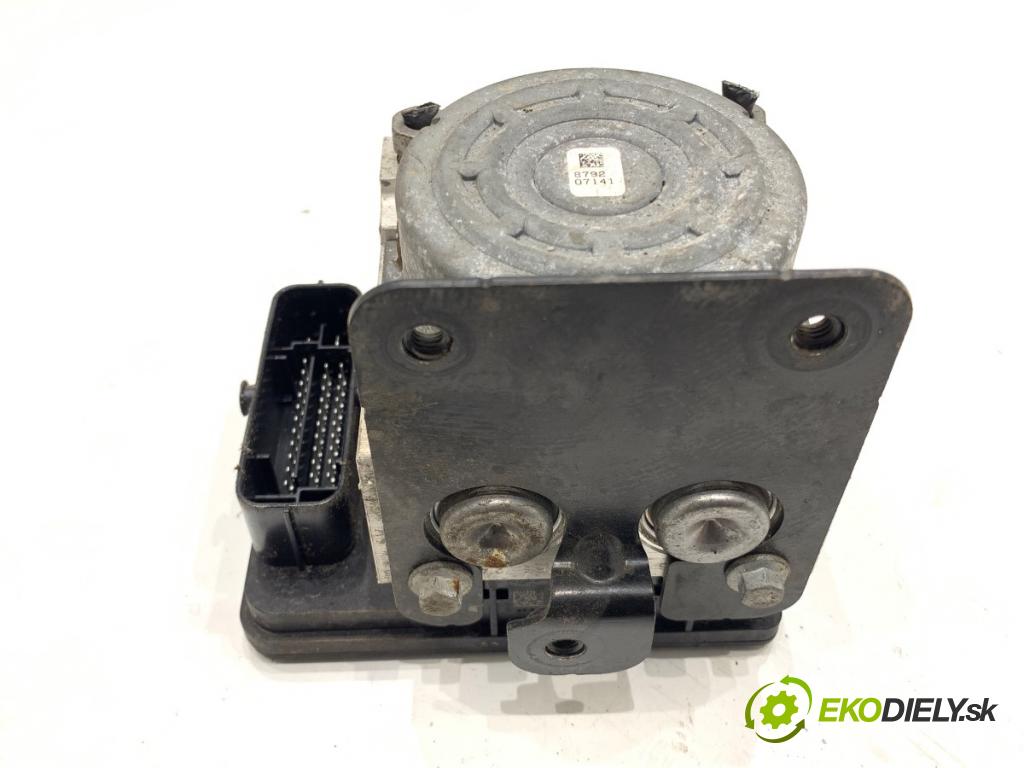 FORD FIESTA MK7 liftback 2014 60 kW 1.25 1242 Pumpa ABS D1B1-2C405-AD (Pumpa ABS)