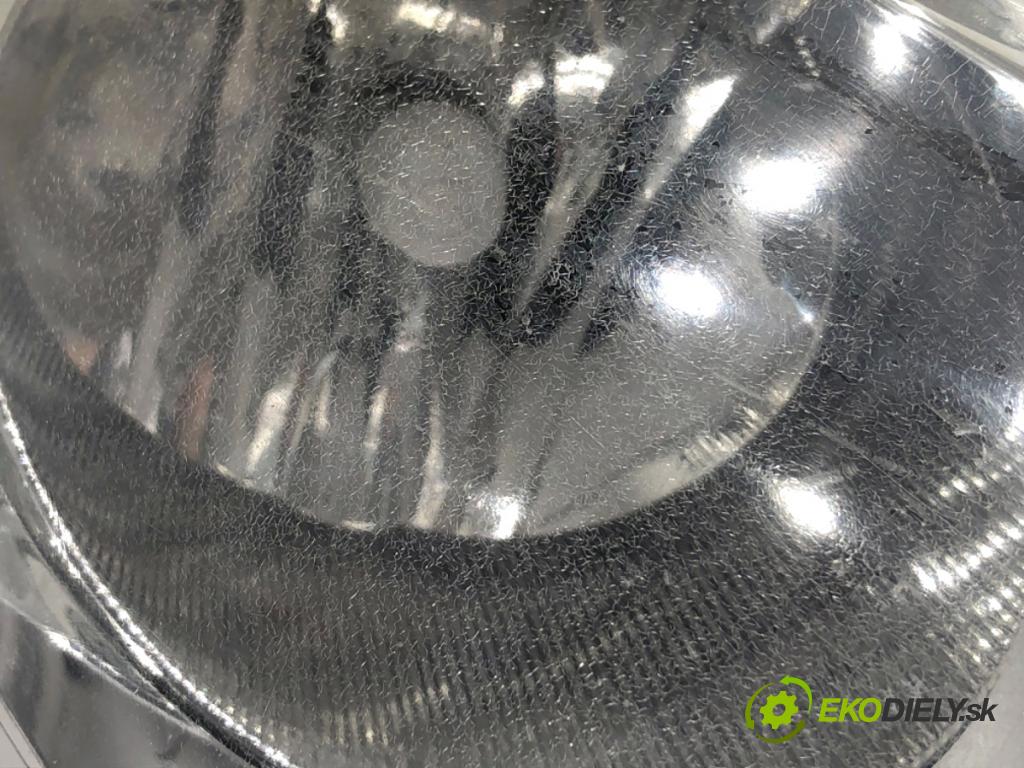 CITROEN C3 II liftback 2011 50 kW 1.4 HDi 70 1398 světlomet pravý přední část 9673814380