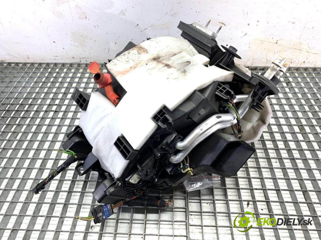 CITROEN C3 II liftback 2011 50 kW 1.4 HDi 70 1398 topné těleso radiátor topení 9675394580 (Radiátory topení)