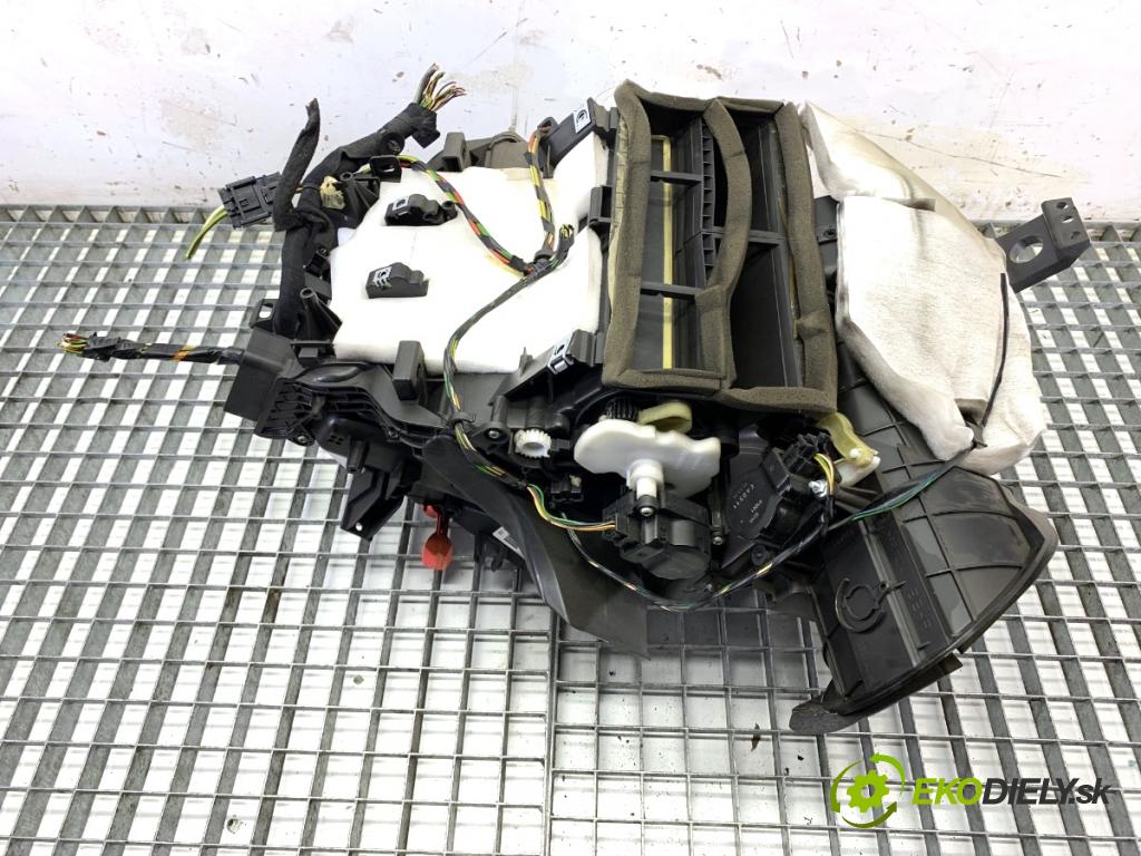 CITROEN C3 II liftback 2011 50 kW 1.4 HDi 70 1398 topné těleso radiátor topení 9675394580 (Radiátory topení)