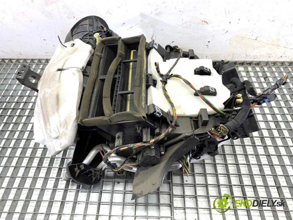 CITROEN C3 II liftback 2011 50 kW 1.4 HDi 70 1398 topné těleso radiátor topení 9675394580 (Radiátory topení)