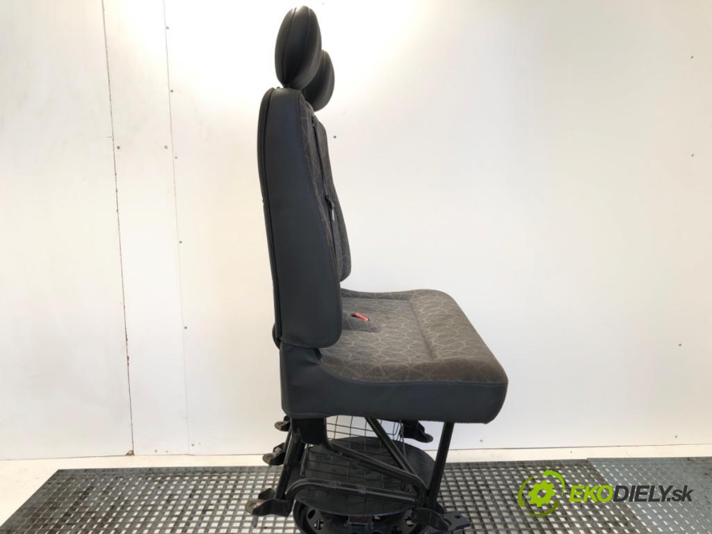 RENAULT MASTER II Autobus 2005 84 kW 2.5 dCi 120 2463 Sedadlo pravy predný DVOJNÁSOBEK: