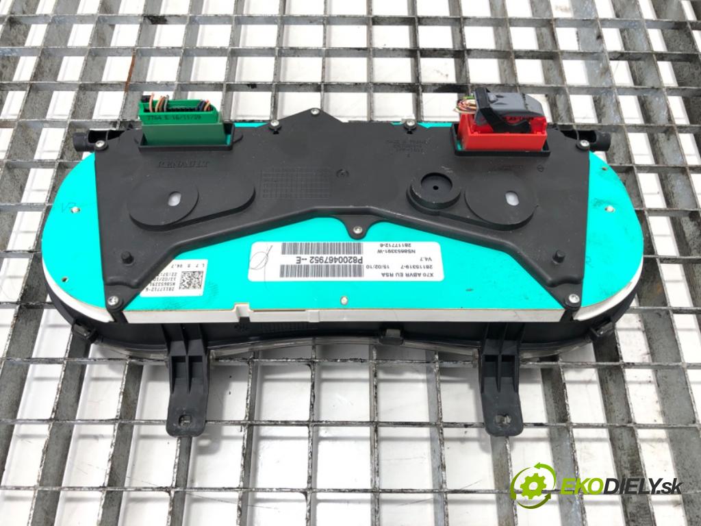 RENAULT MASTER II Autobus 2005 84 kW 2.5 dCi 120 2463 Prístrojovka P8200467952E (Prístrojová doska)