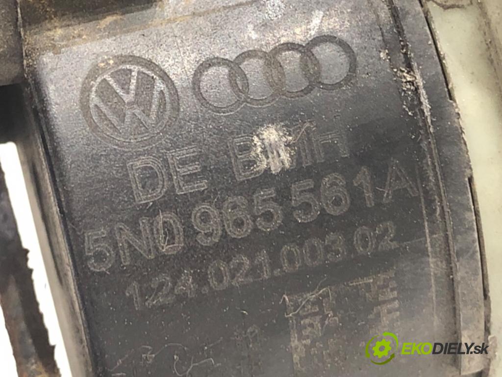 VW PASSAT B6 Kombi 2010 77 kW 1.6 TDI 1598 DALŠÍ: Pumpa vody 5N0965561A (Vodná pumpa)