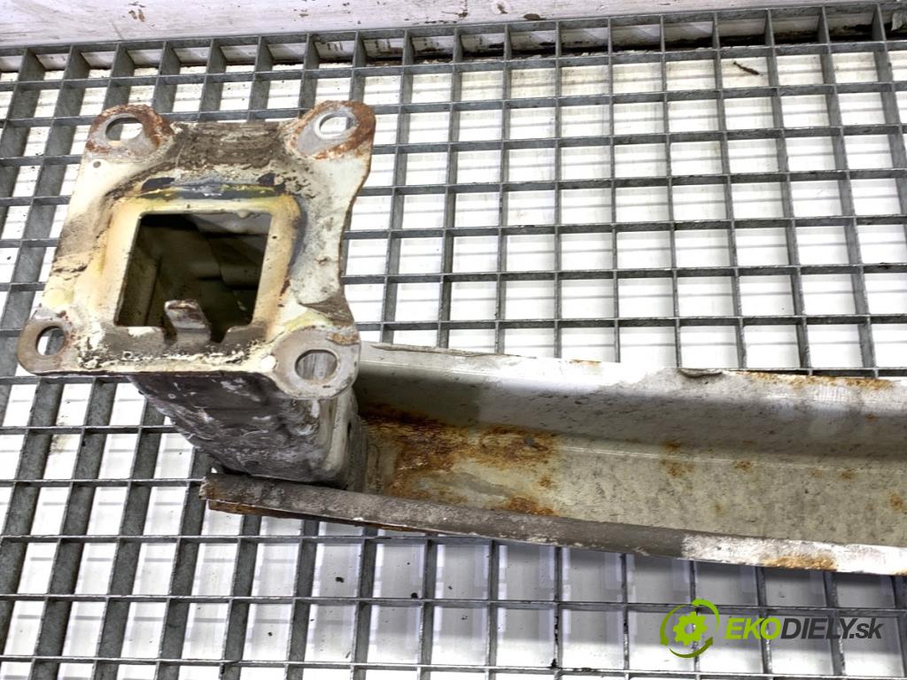 SKODA SUPERB II Kombi 2014 103 kW 2.0 TDI 16V 1968 výztuha nárazníka zadní část  (Výztuhy zadní)