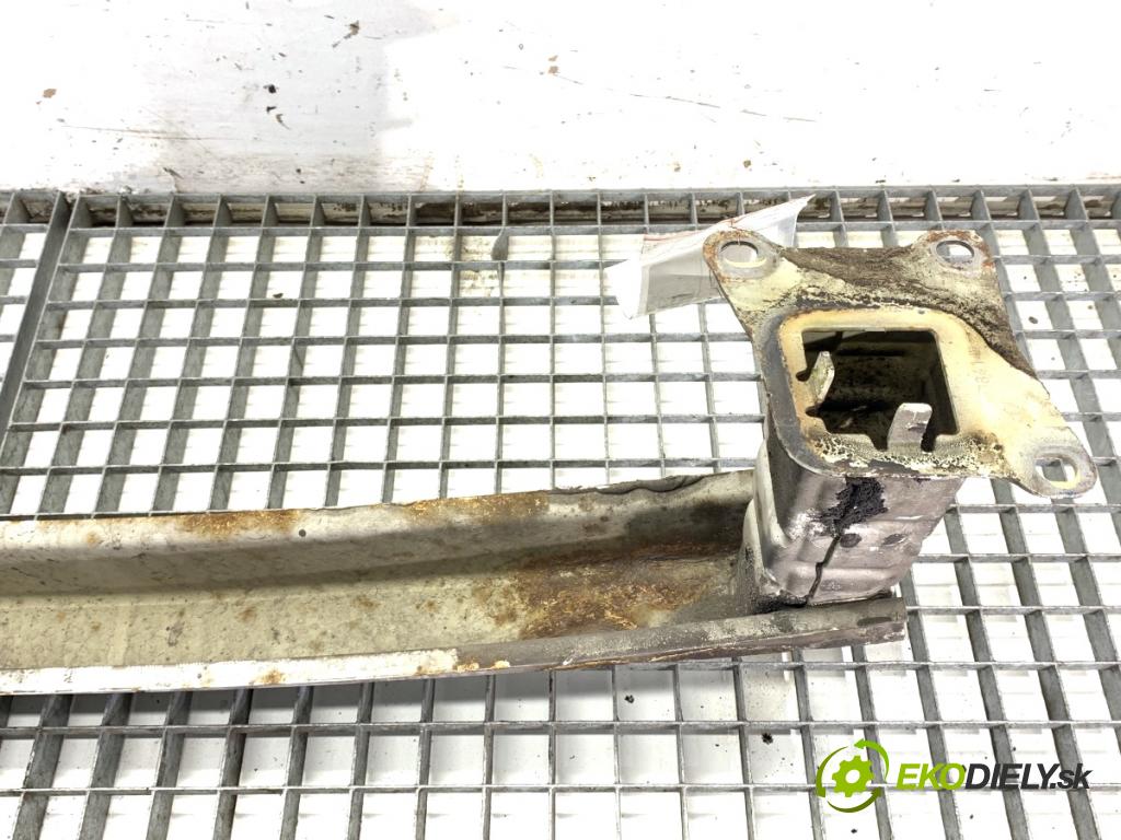 SKODA SUPERB II Kombi 2014 103 kW 2.0 TDI 16V 1968 výztuha nárazníka zadní část  (Výztuhy zadní)