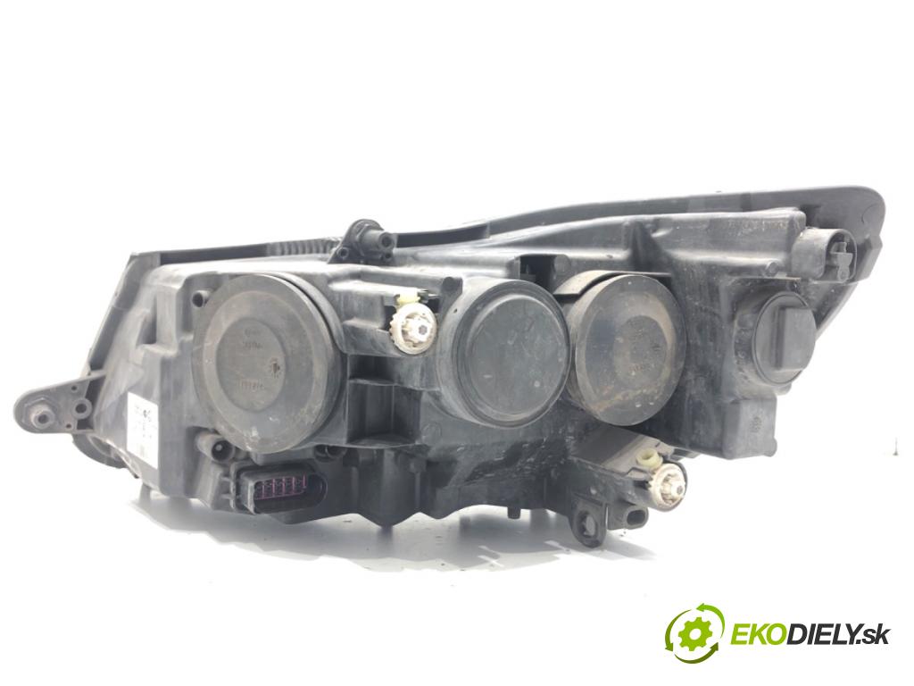 SKODA SUPERB II Kombi 2014 103 kW 2.0 TDI 16V 1968 Svetlomet pravy predný 3T1941016F