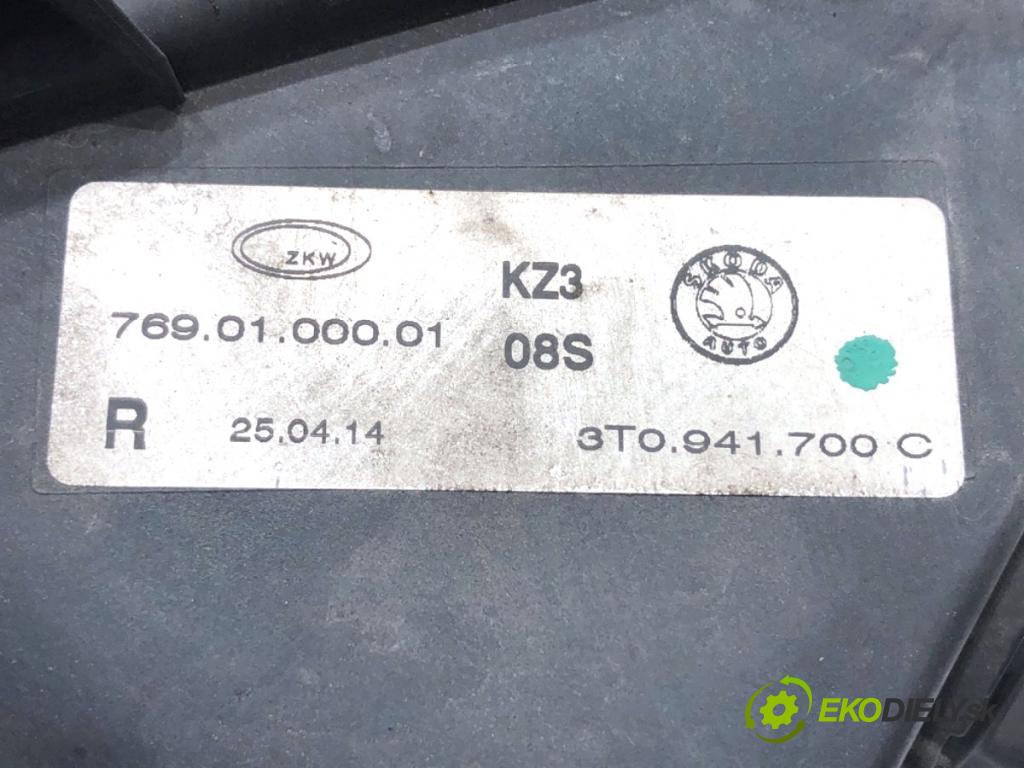 SKODA SUPERB II Kombi 2014 103 kW 2.0 TDI 16V 1968 hmlové svetlo, hmlovka pravý přední část 3T0941700C