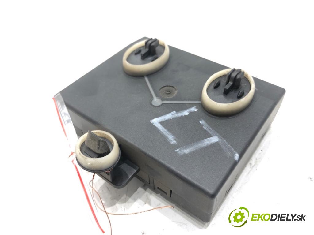 SKODA SUPERB II Kombi 2014 103 kW 2.0 TDI 16V 1968 Modul Dvere zad ľavy 8X0959795D