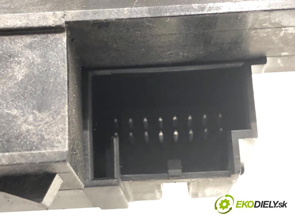 VW PASSAT B6 Kombi 2006 103 kW 2.0 TDI 1968 spinačka 3C0905843Q (Spínacia skrinka)