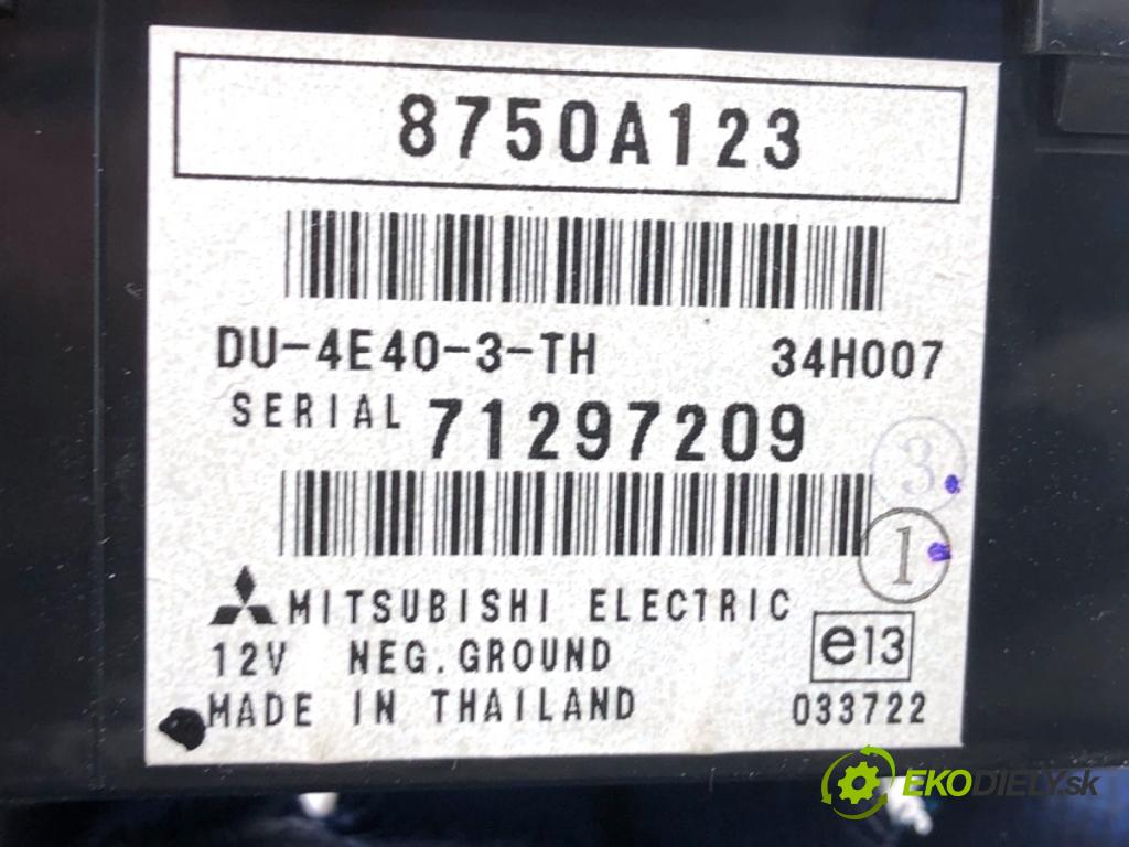 MITSUBISHI COLT VI liftback 2007 70 kW 1.3 1332 Dislpej 8750A123 (Prístrojová doska)