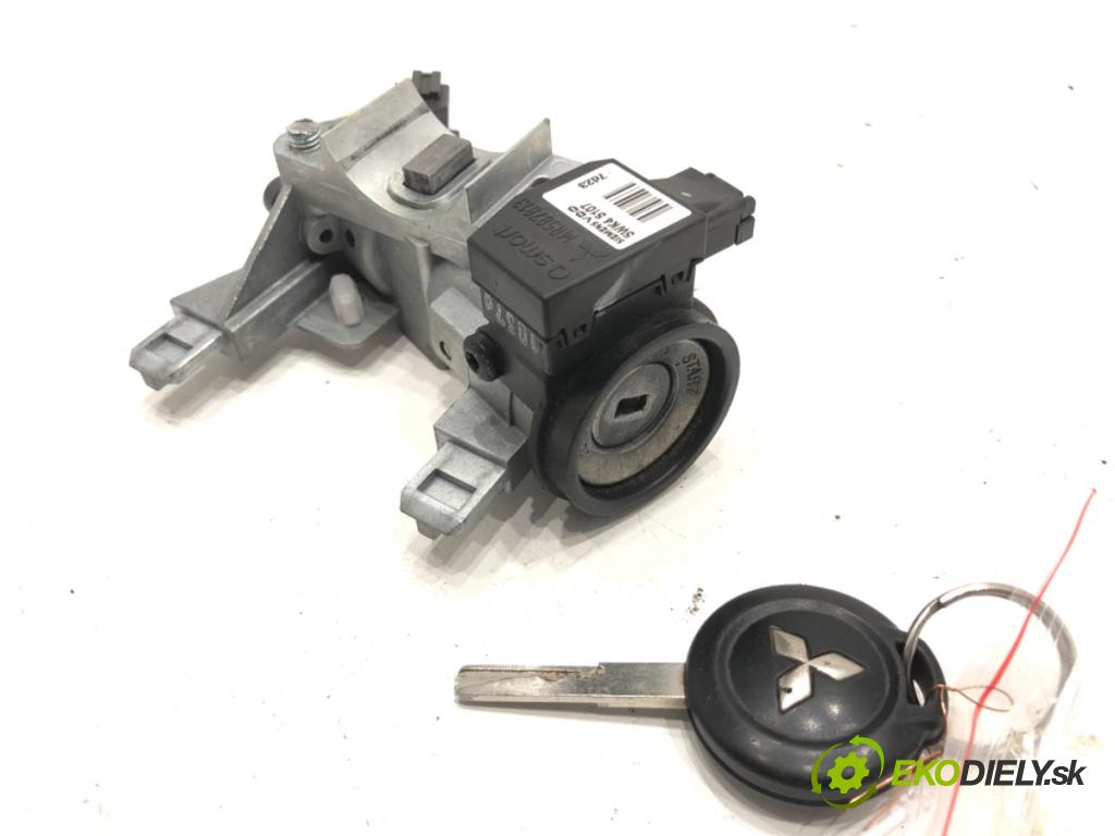 MITSUBISHI COLT VI liftback 2007 70 kW 1.3 1332 spinačka MR587813 (Spínacia skrinka)