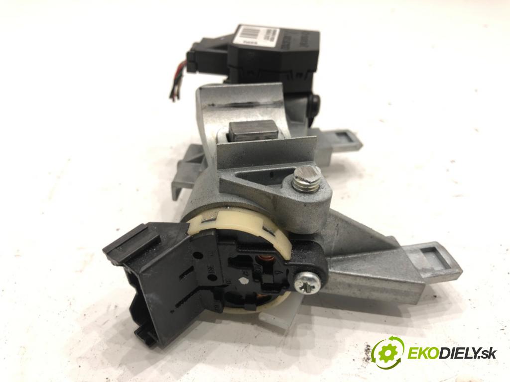 MITSUBISHI COLT VI liftback 2007 70 kW 1.3 1332 spinačka MR587813 (Spínacia skrinka)