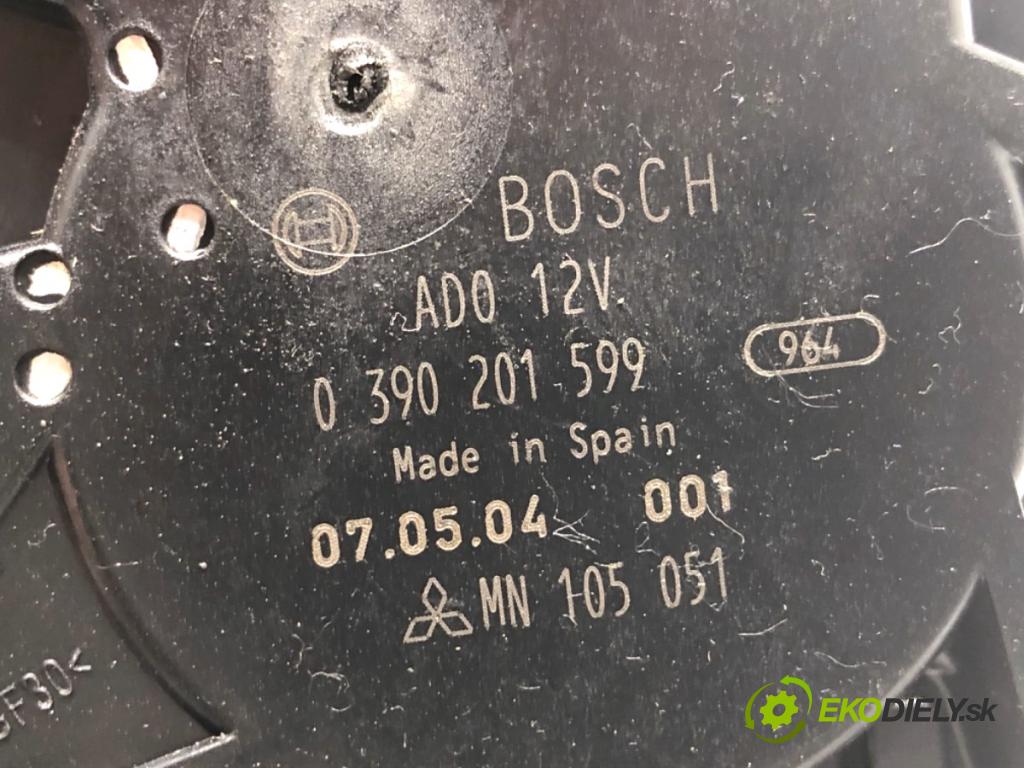 MITSUBISHI COLT VI liftback 2007 70 kW 1.3 1332 motor stěračů zadní část 0390201599