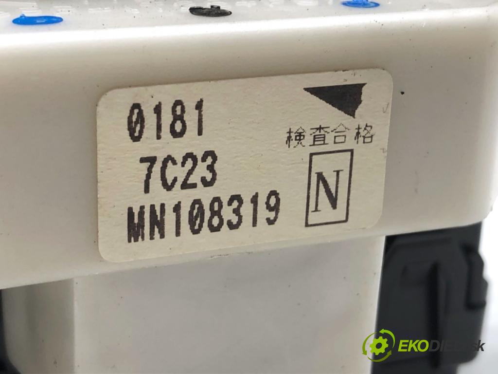 MITSUBISHI COLT VI liftback 2007 70 kW 1.3 1332 Modul BSI 8637A171 5WK45103I (Poistková skrinka)