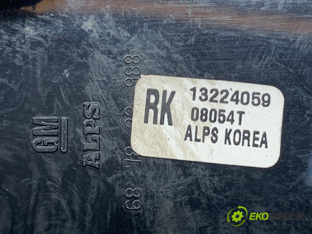 OPEL VECTRA C Kombi 2008 110 kW 1.9 CDTI (F35) 1910 Prepínač okien 13224059 (Prepínacie páčky pod volantom)