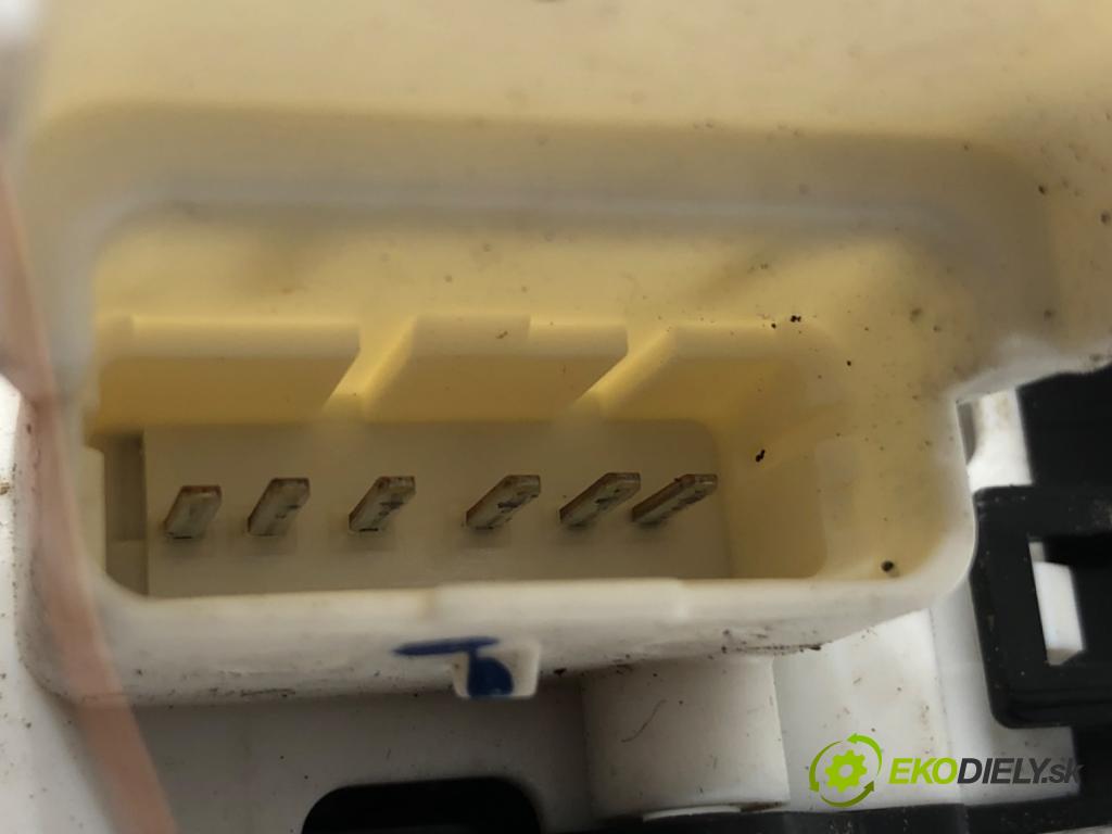 CITROEN C4 I liftback 2005 65 kW 1.4 16V 1360 zámok dveře levý přední část 9647172780