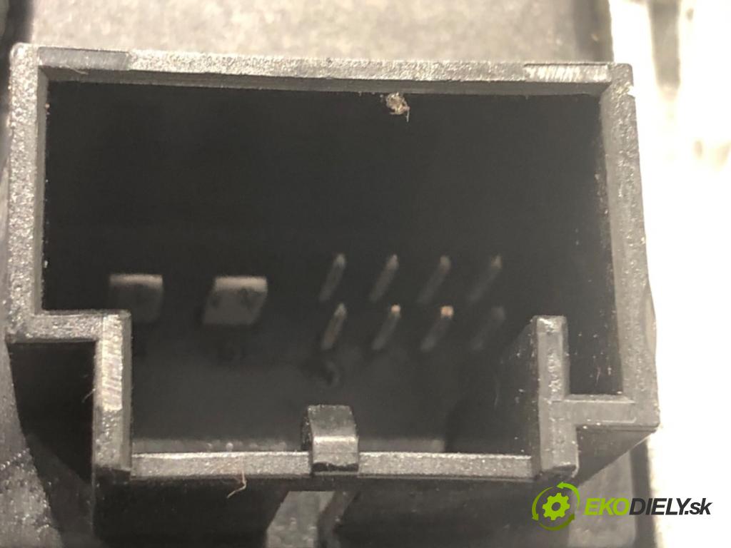 VW PASSAT B6 Kombi 2006 103 kW 2.0 TDI 1968 blokáda volantu 216002011 (Ostatné)