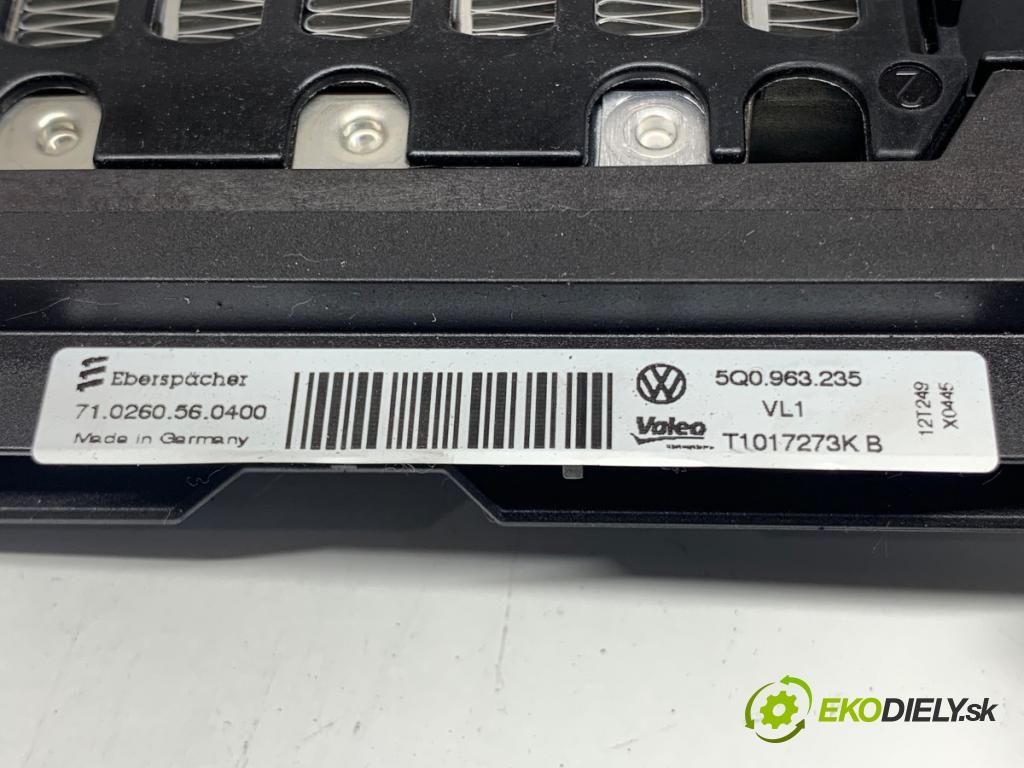 SEAT LEON III liftback 2013 110 kW 2.0 TDI 1968 topné těleso radiátor topení elektrická 5Q0963235 (Radiátory topení)