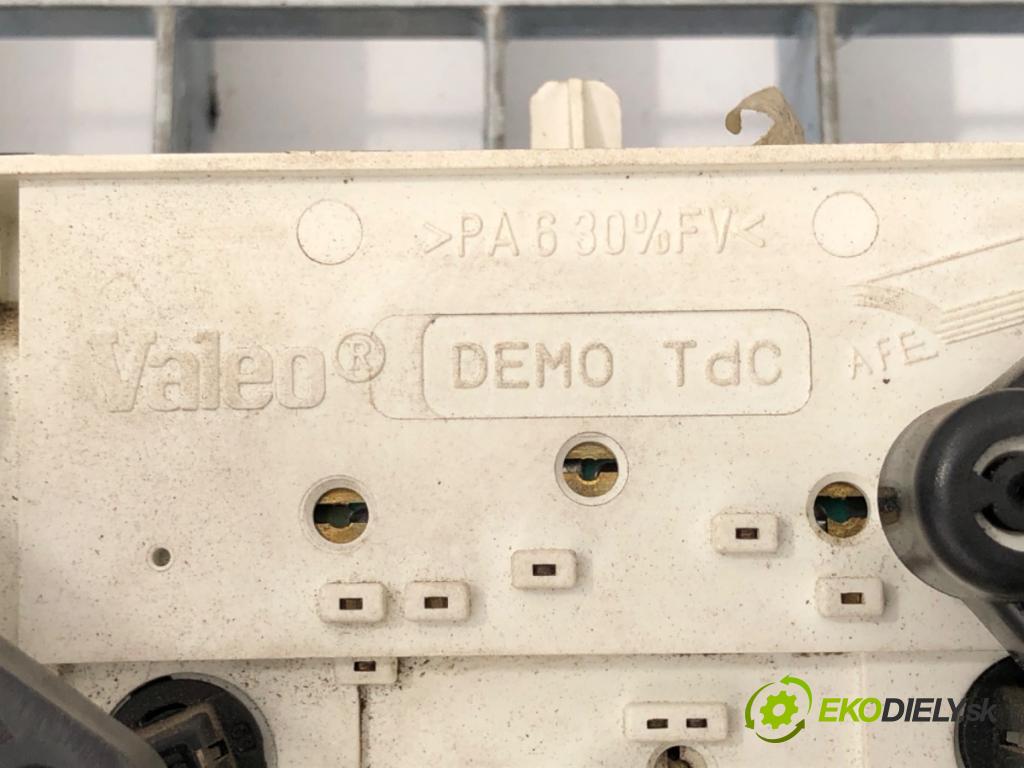 OPEL VIVARO A Autobus 2002 74 kW 1.9 DTI (F7, J7, A07) 1870 Panel ovládania kúrenia  (Prepínacie páčky pod volantom)