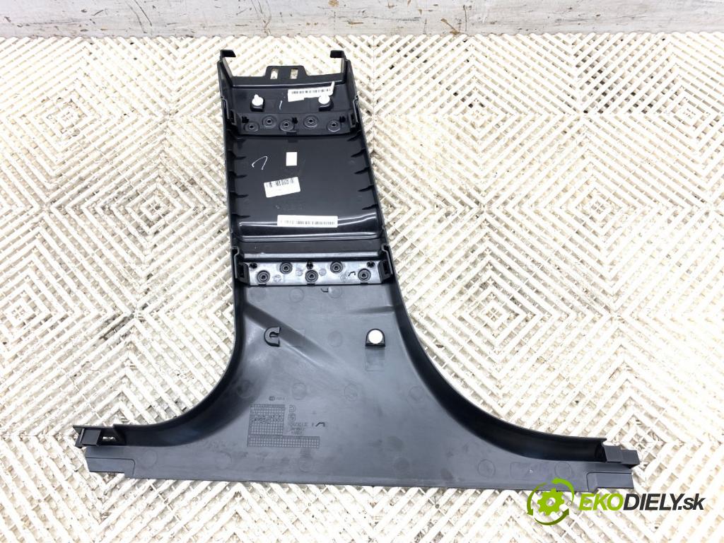 BMW F06 coupe 2015 330 kW 650 i xDrive 4395 Clona stĺpika pravá 7289404