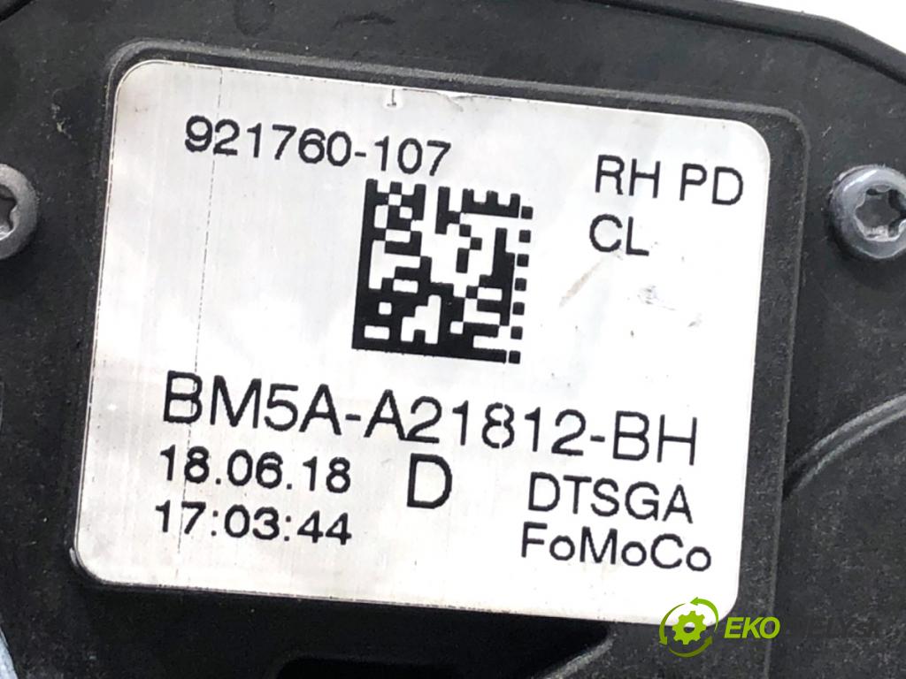 FORD TRANSIT COURIER Nadwozie pełne/minivan 2018 74 kW 1.5 EcoBlue 1499 zámok dveře pravý přední část BM5A-A21812-BH