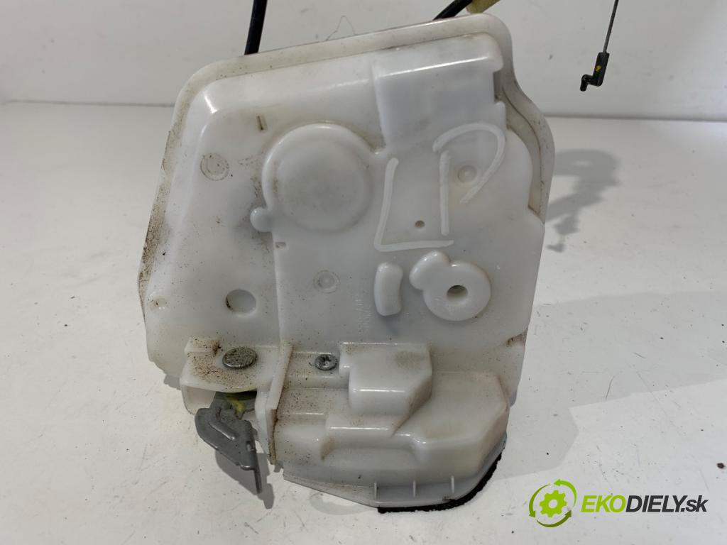 MAZDA 2 DL liftback 2018 66 kW 1.5 SKYACTIV-G 1496 zámok dveře levý zadní část