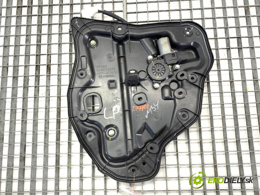 MAZDA 2 DL liftback 2018 66 kW 1.5 SKYACTIV-G 1496 mechanismus okna levý zadní část DA6C7397X