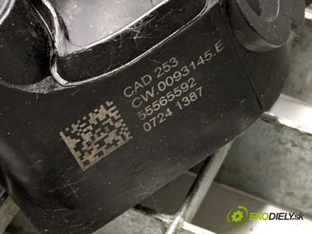 OPEL ZAFIRA C nadwozie wielkoprzestrzenne (MPV) 2014 96 kW 2.0 CDTi (75) 1956 Potrubie sacie, sanie 55565592 (Sacie potrubie)