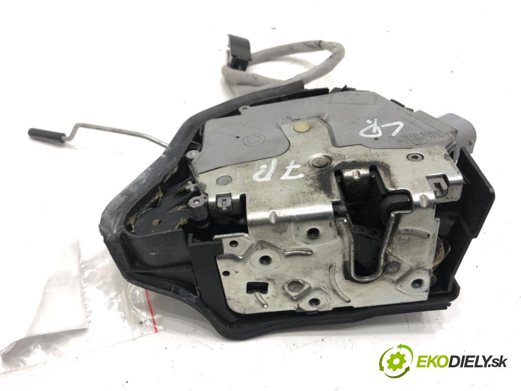 BMW E53 SUV 2006 160 kW 3.0 d 2993 zámok Dvere ľavy predný 8402537