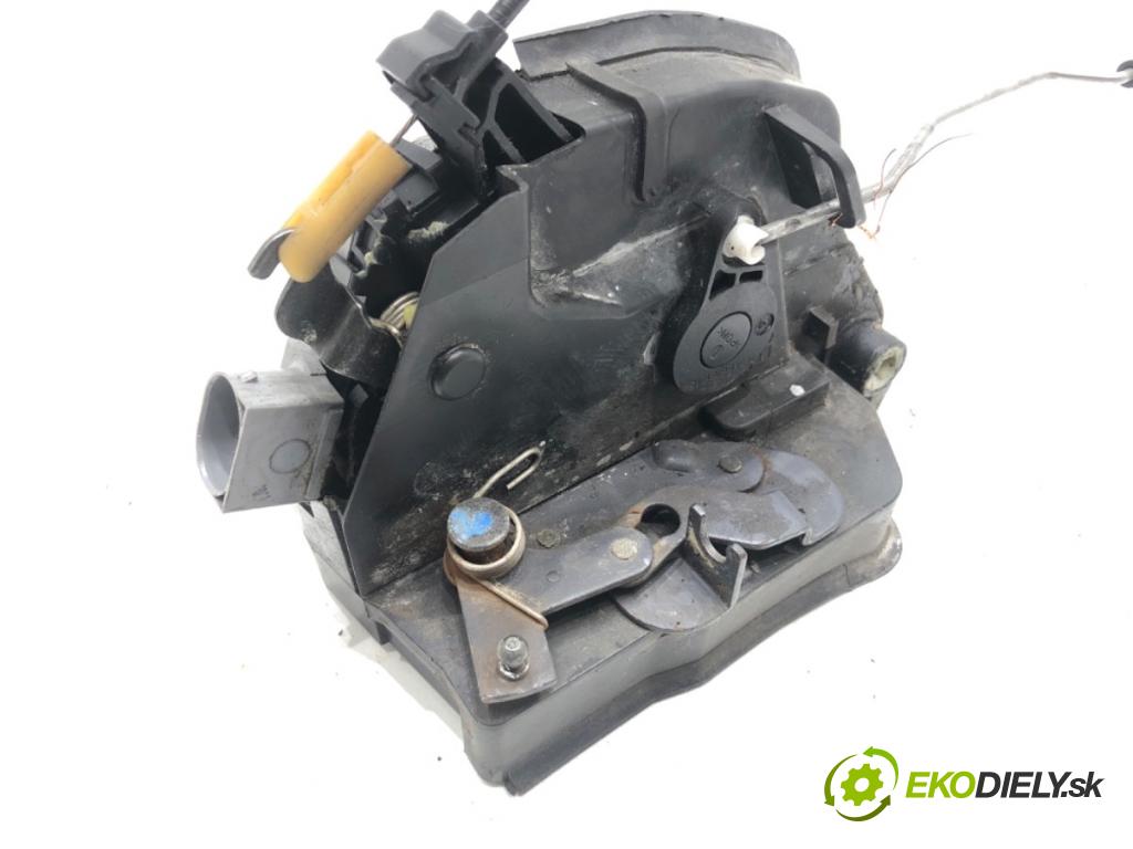 BMW E53 SUV 2006 160 kW 3.0 d 2993 zámok Dvere ľavy predný 8402537