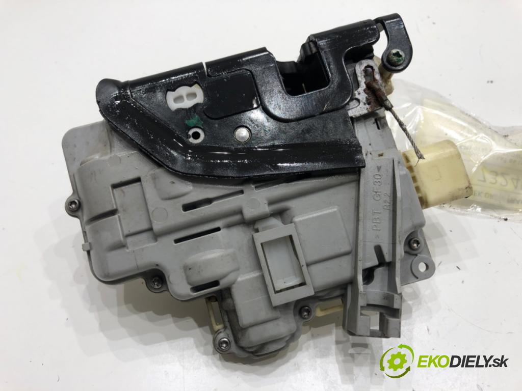 VW PASSAT B6 sedan 2007 103 kW 2.0 TDI 1968 zámok dveře pravý přední část 3C1837016A