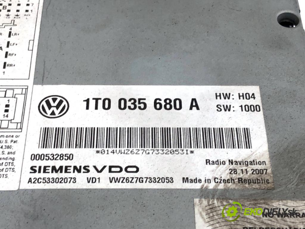 VW PASSAT B6 sedan 2007 103 kW 2.0 TDI 1968 RADIO Navigácia 1T0035680A (Audio zariadenie)