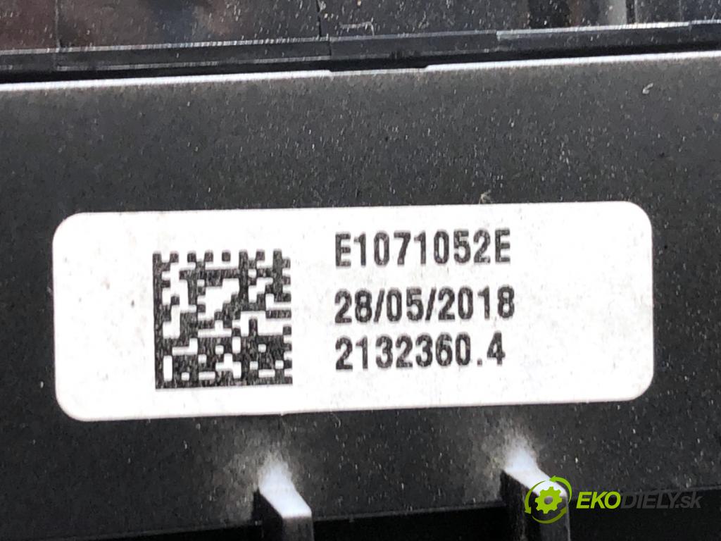 FORD TRANSIT COURIER Nadwozie pełne/minivan 2018 74 kW 1.5 EcoBlue 1499 Panel ovládania kúrenia AV1T-19980-DL (Prepínacie páčky pod volantom)