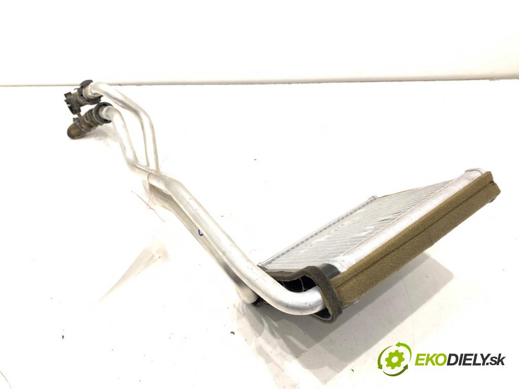 FORD TRANSIT COURIER Nadwozie pełne/minivan 2018 74 kW 1.5 EcoBlue 1499 topné těleso radiátor topení  (Radiátory topení)