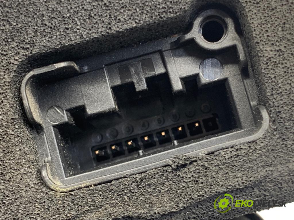 SKODA OCTAVIA IV Kombi 2022 150 kW 1.4 TSI iV 1395 zámok Dvere pravy zad 5TA839016Q