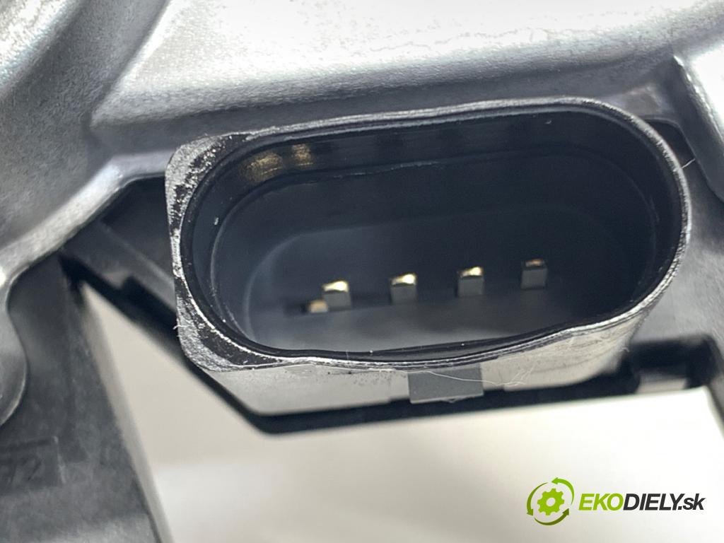 SKODA OCTAVIA IV Kombi 2022 150 kW 1.4 TSI iV 1395 motor stěračů zadní část 5H0955711